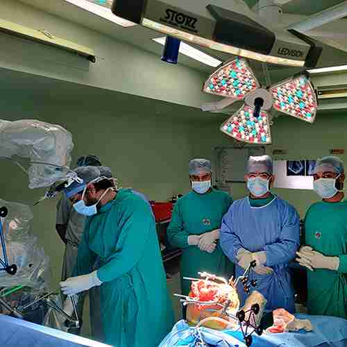 Best Robotic Knee Replacement Surgeon in Shahdara